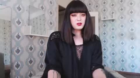 mia_wallase online show from 07/26/26, 07:48