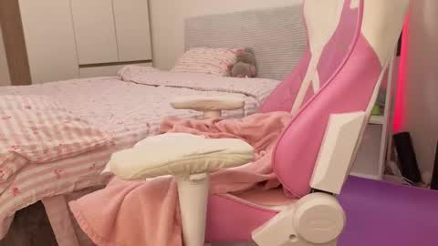 Mia online show from 03/02/26, 07:15