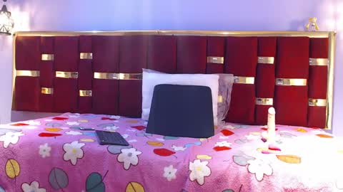 mia_wetts online show from 09/12/25, 07:25