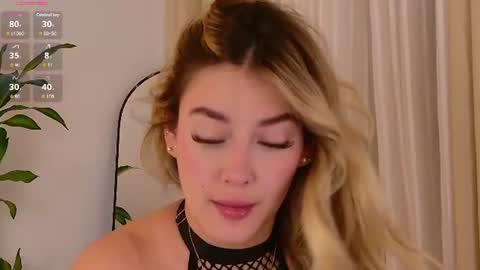 Mia White  online show from 07/06/26, 02:36