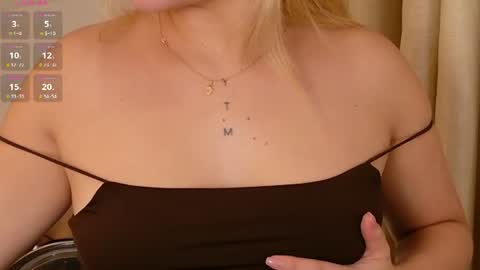 Mia White  online show from 07/22/26, 12:52