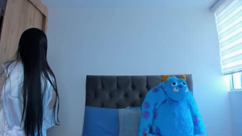    online show from 11/02/25, 06:32