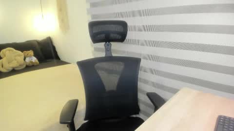 Snapshot of mia_xgray chatting on 05/13/26, 07:55 Mia online show from 05/13/26, 07:55