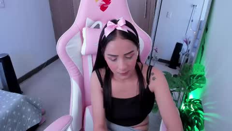 mia  nicolle online show from 03/03/25, 04:46