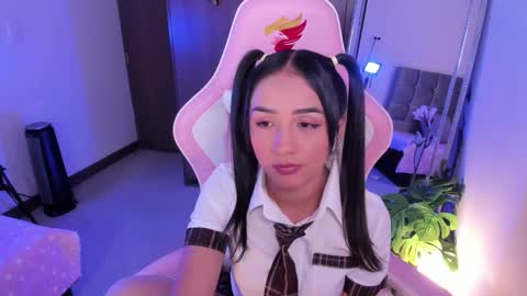 mia  nicolle online show from 10/07/25, 03:14