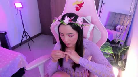 mia  nicolle online show from 10/19/25, 01:39