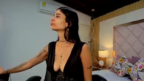 Snapshot of miaa_diamondd1 chatting on 07/16/26, 12:33 Mia online show from 07/16/26, 12:33