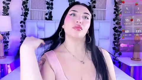 Mia online show from 11/19/25, 11:54