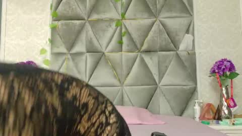 Snapshot of miaa_grace_ chatting on 05/25/26, 01:17 MIIA online show from 05/25/26, 01:17