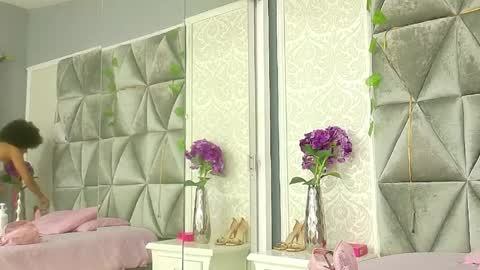 Snapshot of miaa_grace_ chatting on 05/29/26, 05:11 MIIA online show from 05/29/26, 05:11