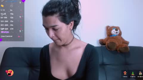 Snapshot of miaa_heart chatting on 12/14/24, 11:18 Mia online show from 12/14/24, 11:18