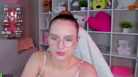 Mia online show from 06/11/26, 10:46