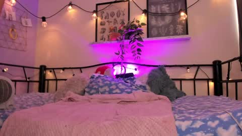 Miaa online show from 04/14/26, 06:47