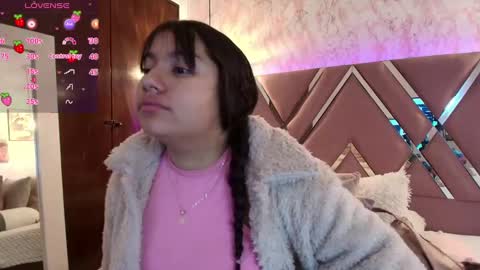 miaa_smiith1 online show from 02/05/25, 12:06