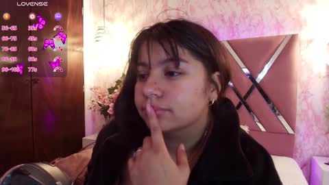 miaa_smiith1 online show from 02/26/25, 12:14