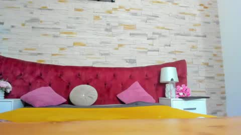 Snapshot of miaaangell chatting on 05/25/26, 03:01 Mia Angel online show from 05/25/26, 03:01
