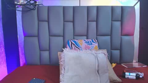 Mia online show from 09/11/25, 12:05