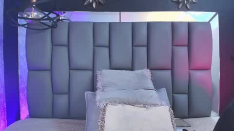 Mia online show from 09/12/25, 12:05