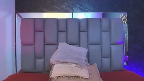 Mia online show from 10/07/25, 12:02