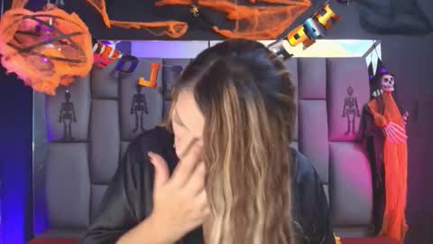 Mia online show from 10/29/25, 12:07