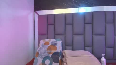 Mia online show from 02/06/26, 12:08