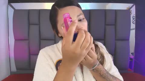 Mia online show from 03/09/26, 12:09