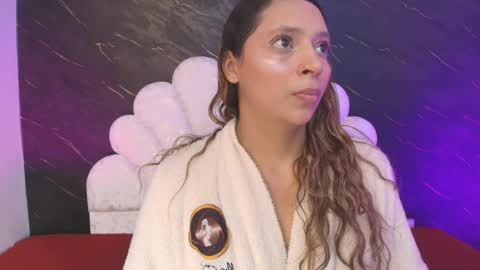 Mia online show from 04/08/26, 12:05