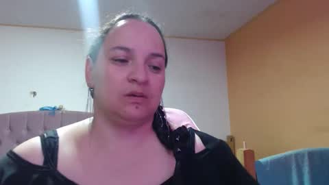 Snapshot of miaabrownn chatting on 04/03/26, 12:30 MIA online show from 04/03/26, 12:30