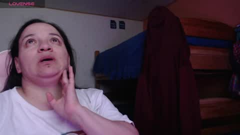 Snapshot of miaabrownn chatting on 04/22/26, 03:53 MIA online show from 04/22/26, 03:53