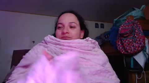 Snapshot of miaabrownn chatting on 05/03/26, 05:35 MIA online show from 05/03/26, 05:35