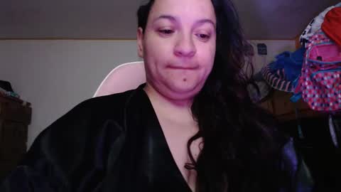 Snapshot of miaabrownn chatting on 05/04/26, 12:34 MIA online show from 05/04/26, 12:34