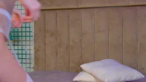 Mia online show from 01/19/26, 03:16