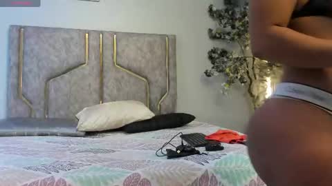 Snapshot of miaakittyy chatting on 06/20/26, 12:08 miaakittyy online show from 06/20/26, 12:08
