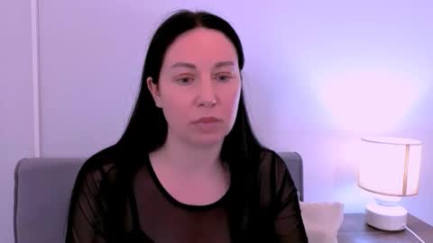 Mia online show from 05/06/26, 08:25