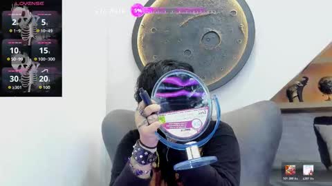 Mia online show from 03/04/26, 12:11