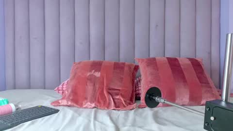 miaanderson__ online show from 04/27/26, 09:13