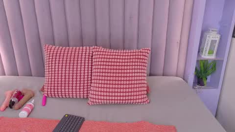 miaanderson__ online show from 05/13/26, 12:46