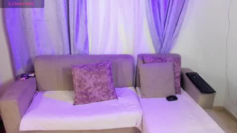 mia red hair molly short hair online show from 06/06/26, 02:05