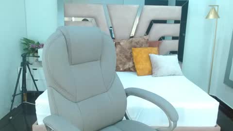 Mia Rodriguez online show from 05/19/26, 08:59