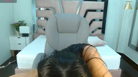 Mia Rodriguez online show from 06/03/26, 09:42