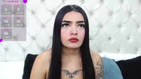 Snapshot of miaasmiith_ chatting on 09/16/25, 12:28 Alexandra online show from 09/16/25, 12:28