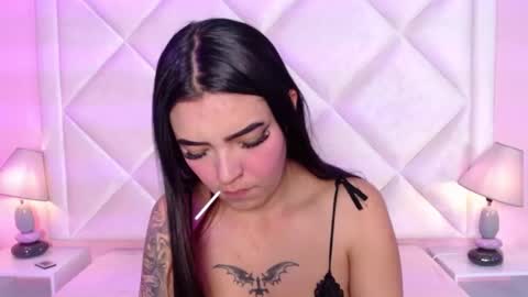 Snapshot of miaasmiith_ chatting on 10/04/25, 12:36 Alexandra online show from 10/04/25, 12:36