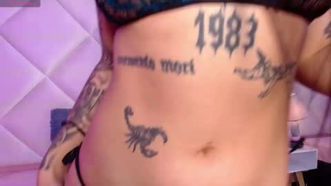 Snapshot of miaasmiith_ chatting on 10/06/25, 11:51 Alexandra online show from 10/06/25, 11:51