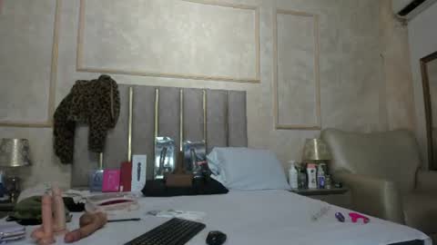 Snapshot of miaasummer chatting on 06/12/26, 11:42 Miaasummer online show from 06/12/26, 11:42