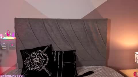 miablack_k online show from 10/11/25, 09:13
