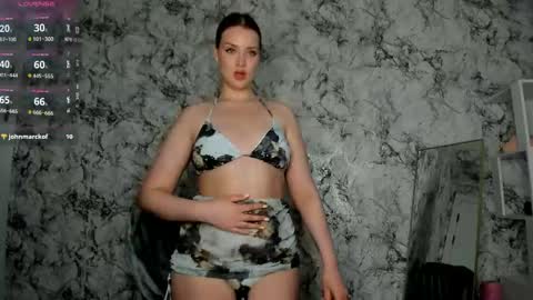 Mia online show from 04/20/26, 09:56