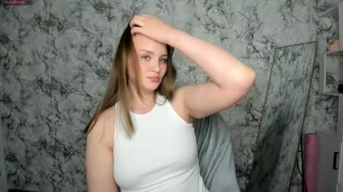 Mia online show from 04/27/26, 07:23