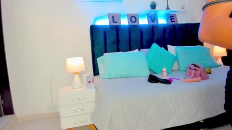 Snapshot of miabrunette23 chatting on 01/08/25, 03:40 MIA online show from 01/08/25, 03:40