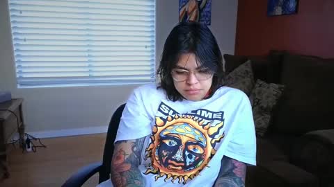 Snapshot of miacanela_xo chatting on 12/01/24, 08:09 Mia online show from 12/01/24, 08:09