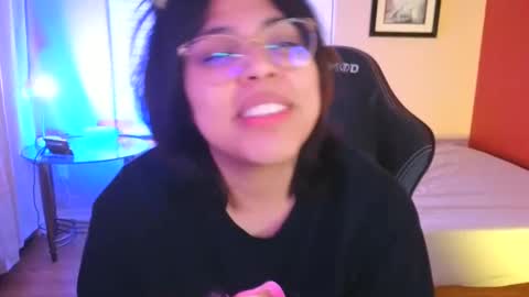 Snapshot of miacanela_xo chatting on 12/18/24, 07:36 Mia online show from 12/18/24, 07:36